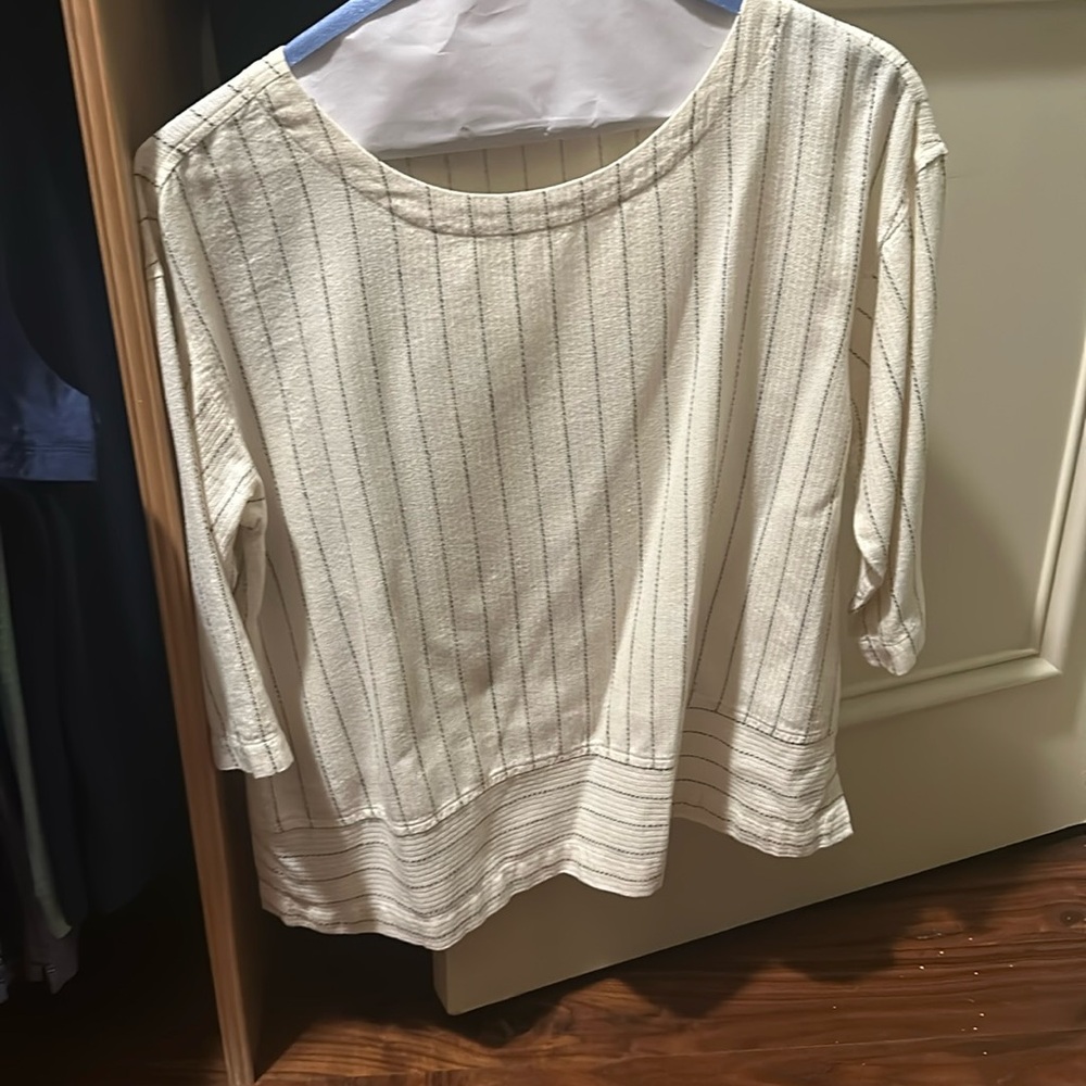 Eileen Fisher navy pin strip great top